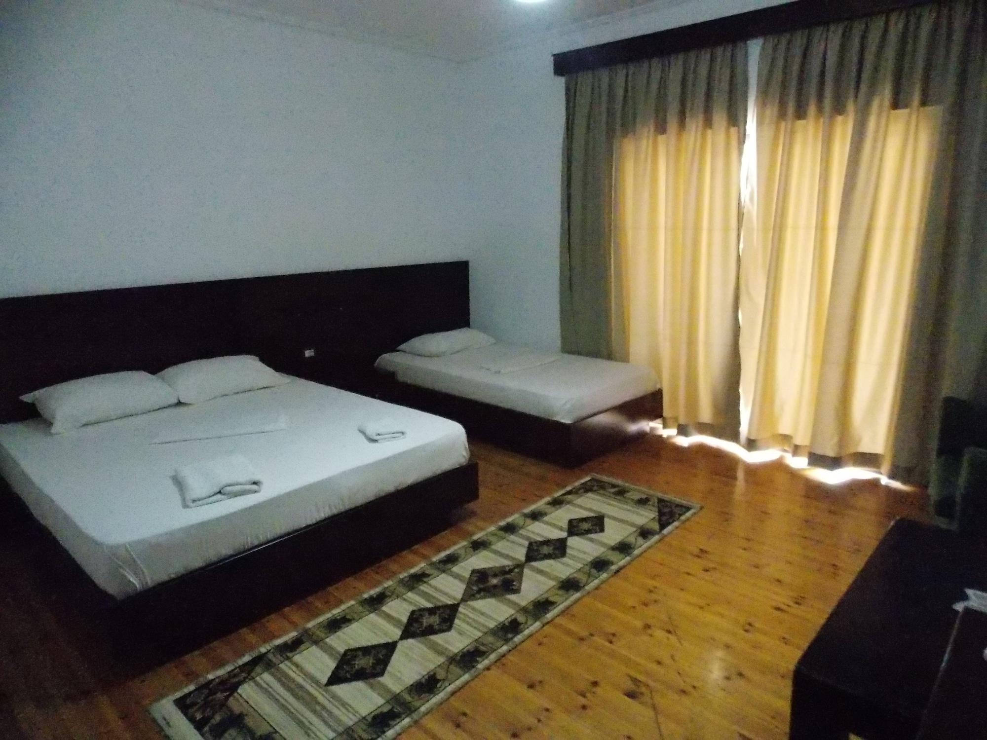 Hotel Freskia Sarandë エクステリア 写真