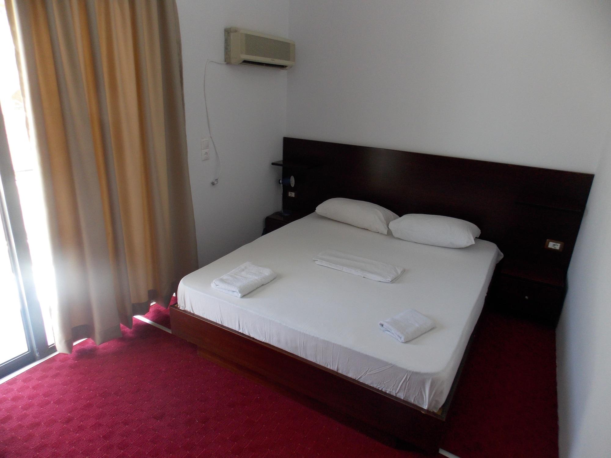 Hotel Freskia Sarandë エクステリア 写真