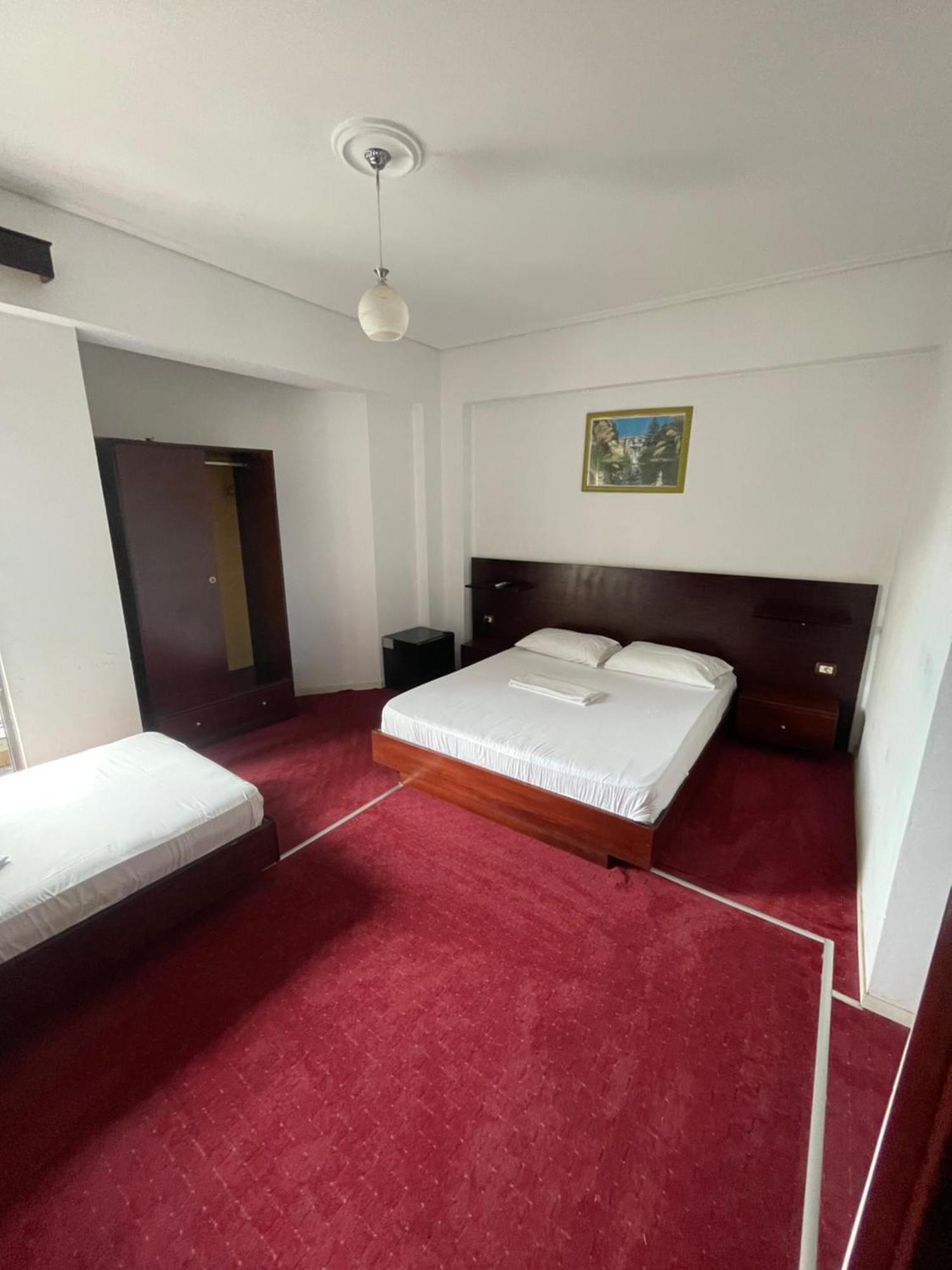 Hotel Freskia Sarandë エクステリア 写真