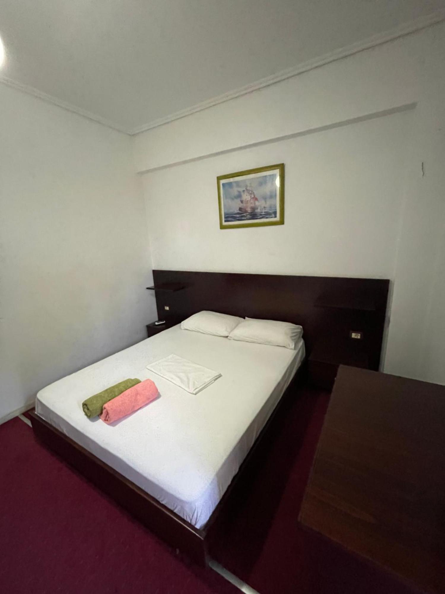 Hotel Freskia Sarandë エクステリア 写真