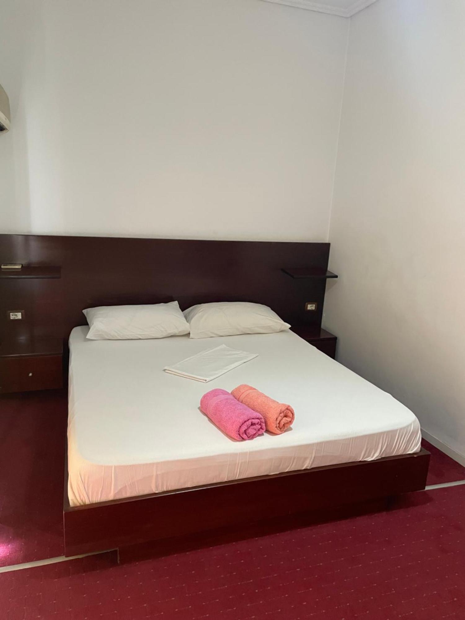 Hotel Freskia Sarandë エクステリア 写真