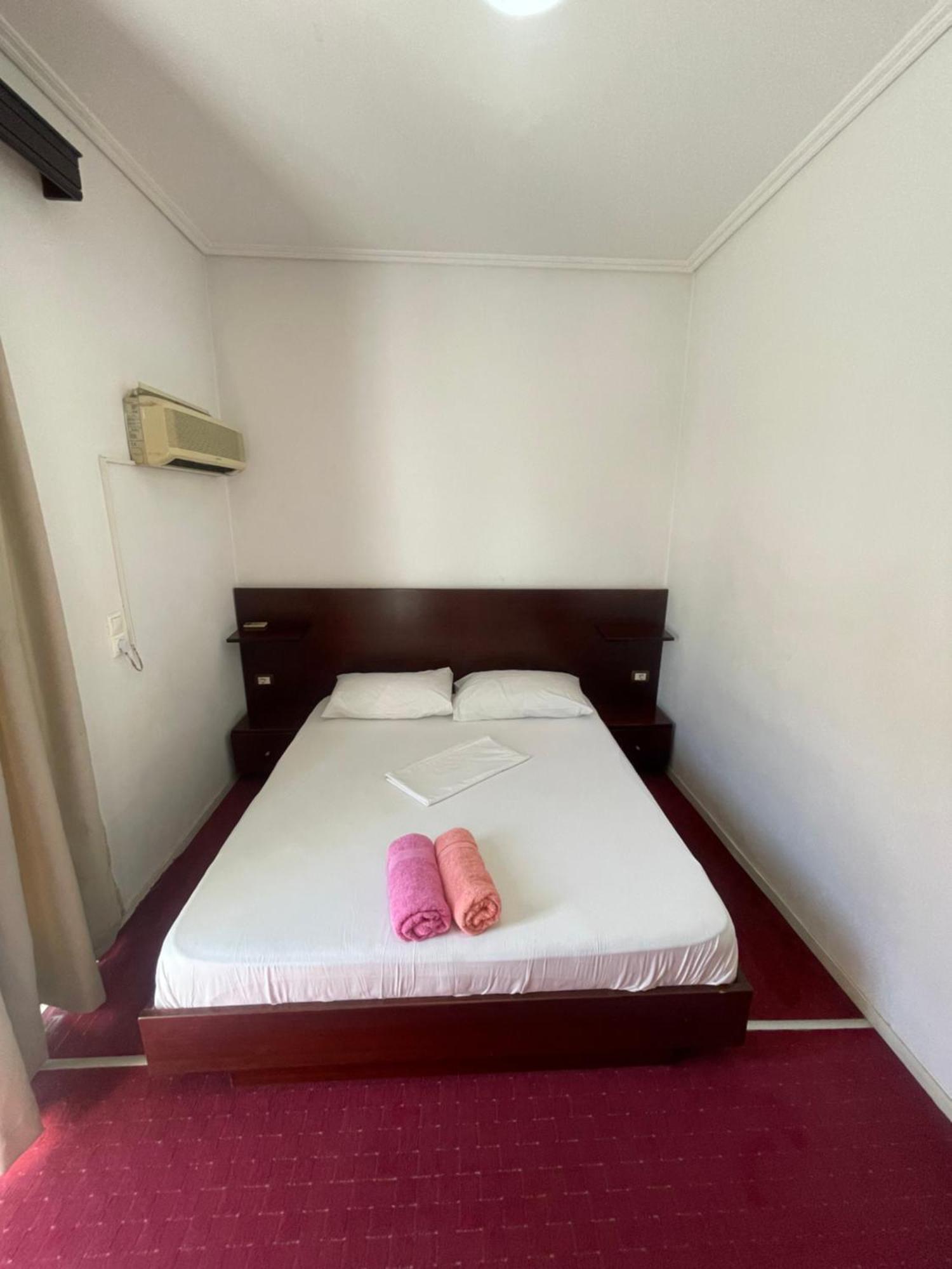 Hotel Freskia Sarandë エクステリア 写真