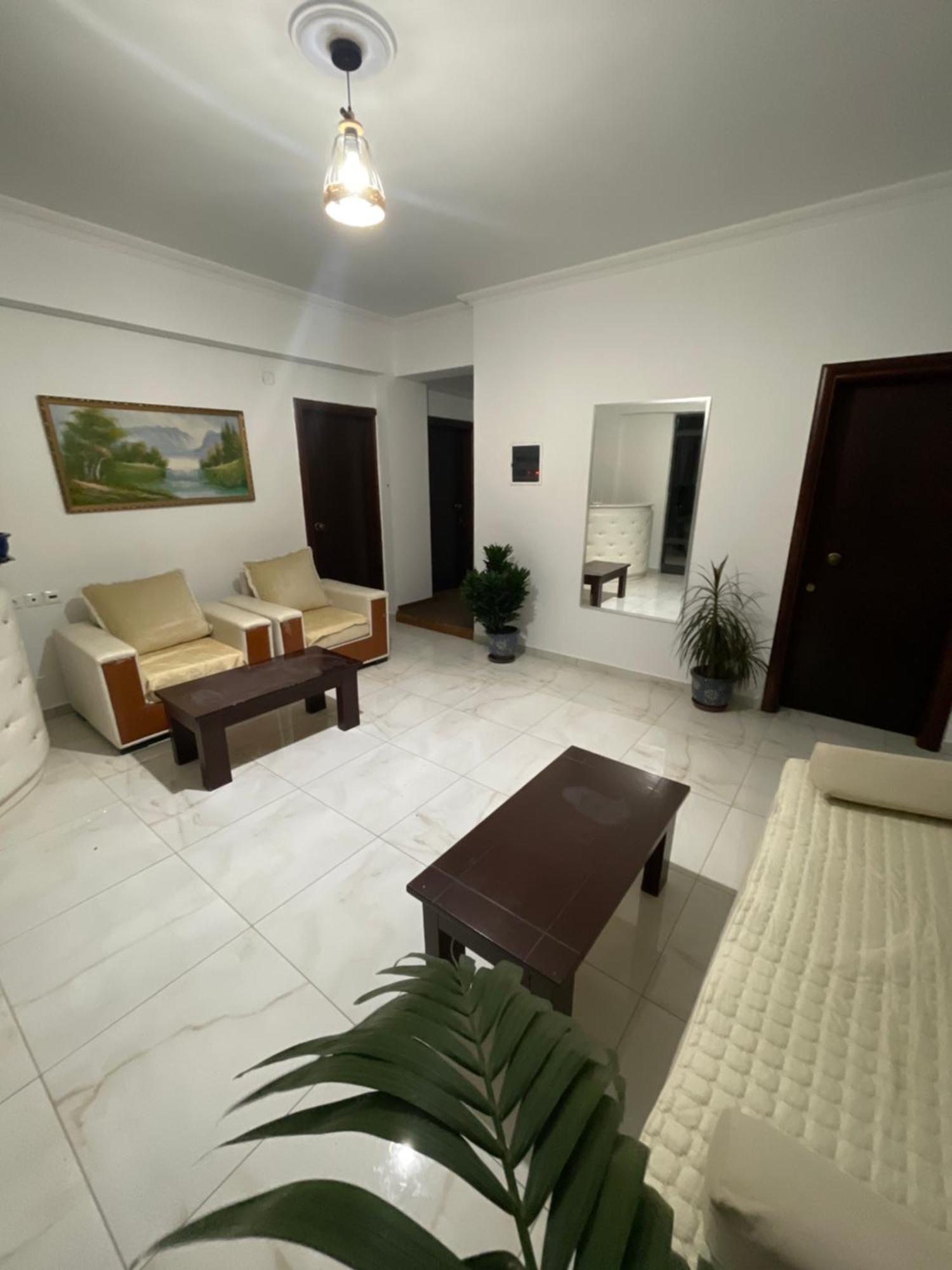 Hotel Freskia Sarandë エクステリア 写真