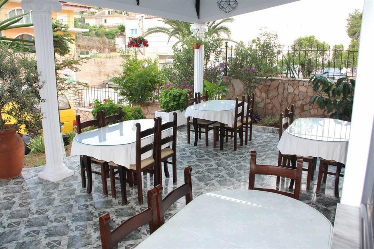 Hotel Freskia Sarandë エクステリア 写真